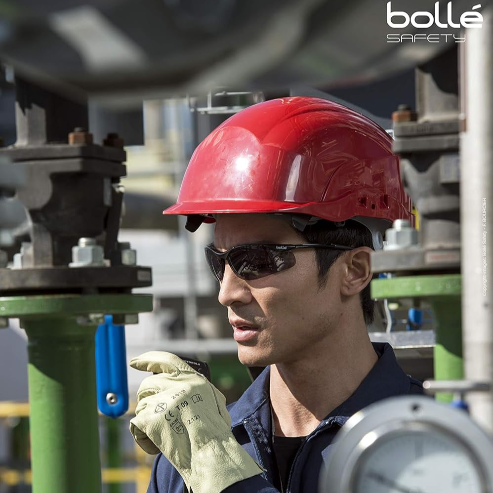 Bolle Contour Safety Glasses 40045 worn in the field